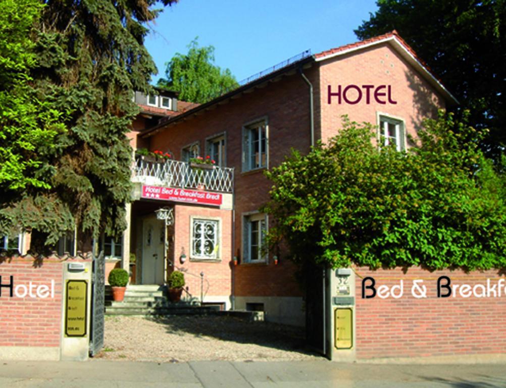 Hotel B&B Bredl In Der Villa Ballestrem اشتراوبينغ المظهر الخارجي الصورة