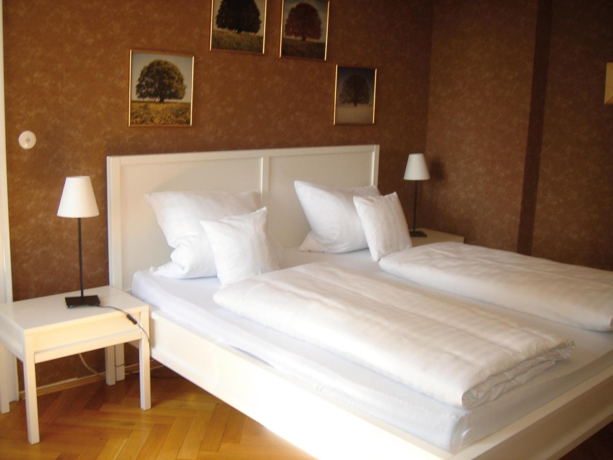 Hotel B&B Bredl In Der Villa Ballestrem اشتراوبينغ المظهر الخارجي الصورة