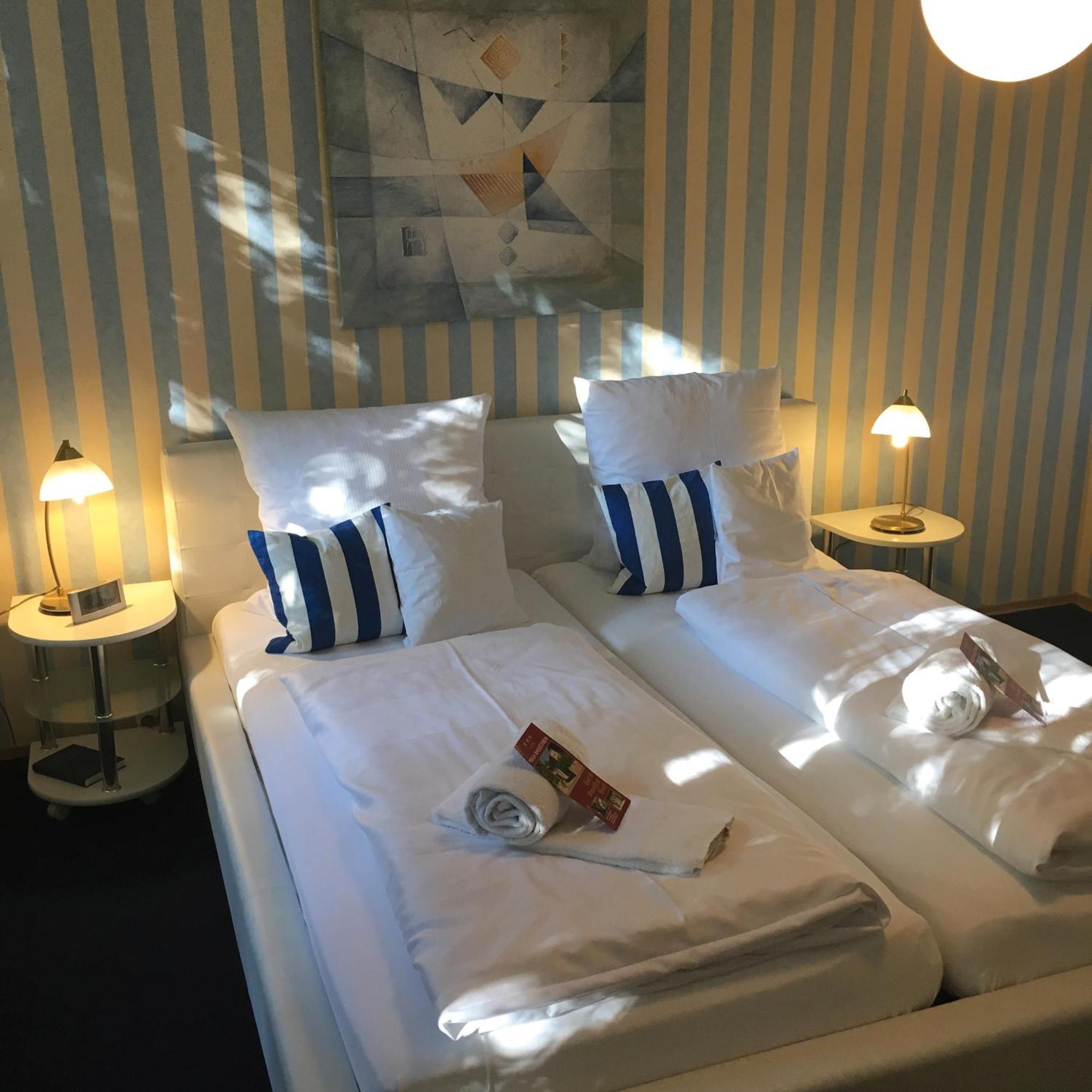 Hotel B&B Bredl In Der Villa Ballestrem اشتراوبينغ المظهر الخارجي الصورة