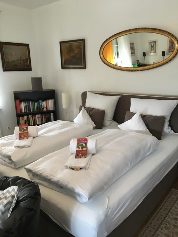 Hotel B&B Bredl In Der Villa Ballestrem اشتراوبينغ المظهر الخارجي الصورة